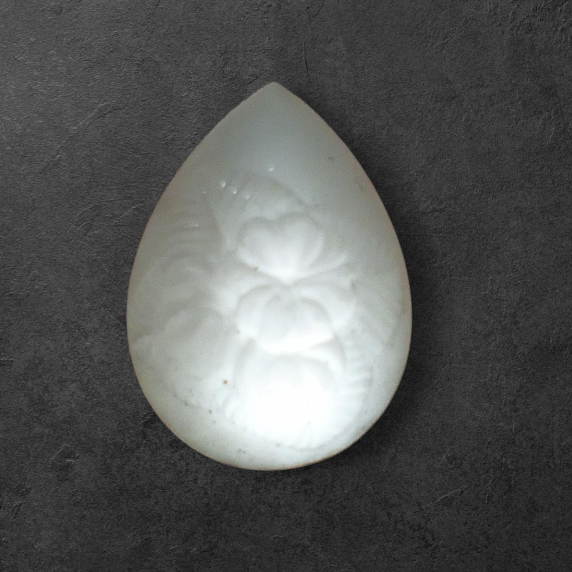 :ヴィンテージ フロストフラワーストーン（ゴールドフォイル）ホワイト：18×13ｍｍ