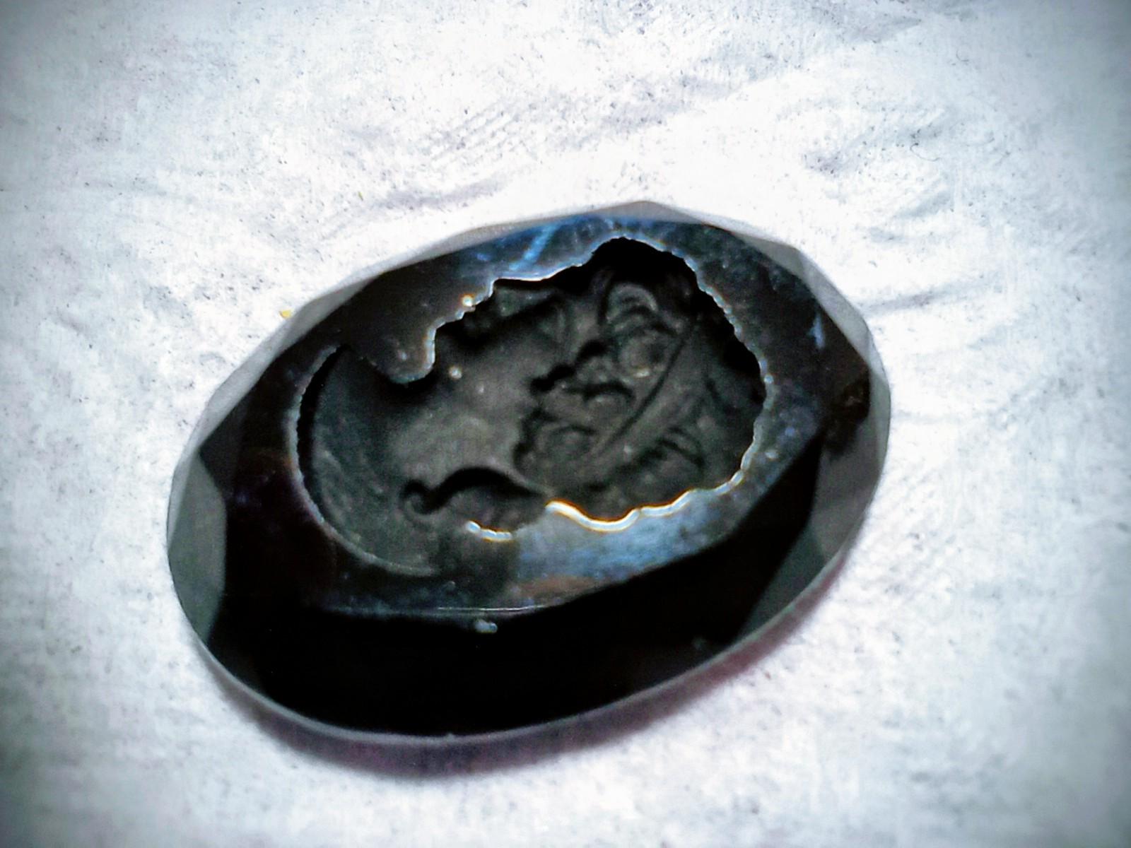 ブラックレディインタリオ：25×28mm