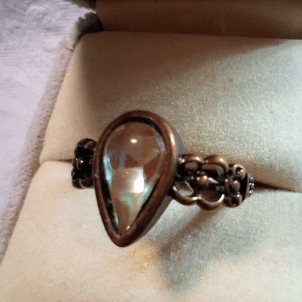 ＜送料無料＞グリーンサフィレットリング（ペア型）（ゴールドフォイル) Vintage Saphiret ring | 4枚目
