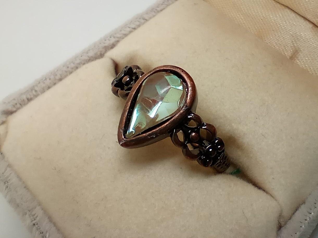 ＜送料無料＞グリーンサフィレットリング（ペア型）（ゴールドフォイル) Vintage Saphiret ring | 5枚目