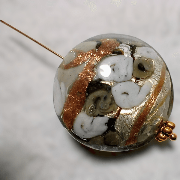 ベネチアンビーズ ローズガーデンディスク（アイボリー＆グレー）25mm1枚目の画像