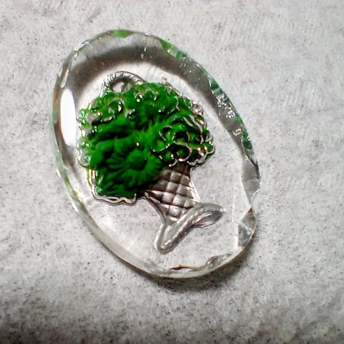 25×18mmドイツヴィンテージ:グリーンバスケットグラスインタリオ | 2枚目